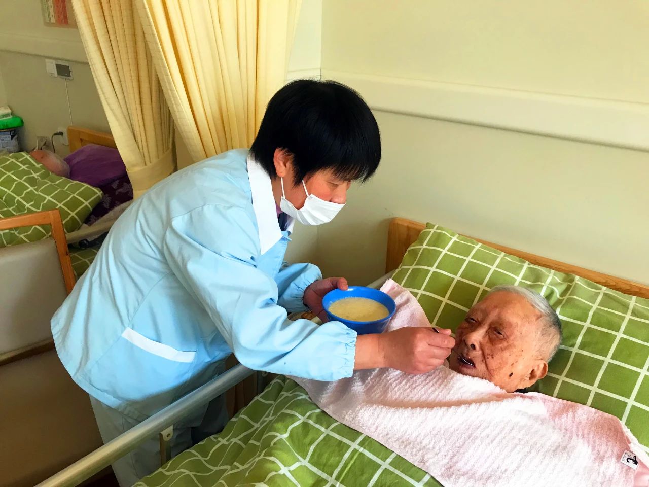 上海市静安区和养老年福利院护理