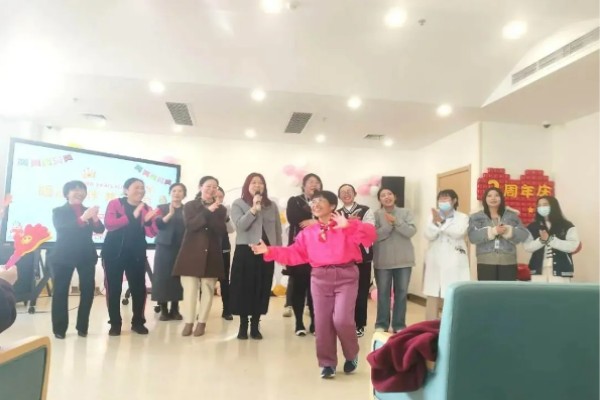 上钢养护院活动