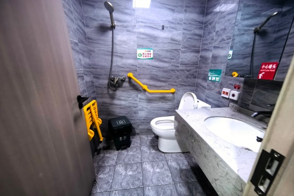 广和医院病房厕所